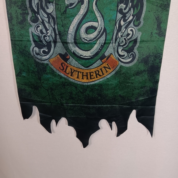 NWT Harry Potter Slytherin House Banner 27"×47.5" - Picture 2 of 5